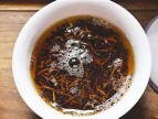 茶汤久放的“油”是神马鬼？茶界大咖西湖龙井竟然刚泡就出“油”。